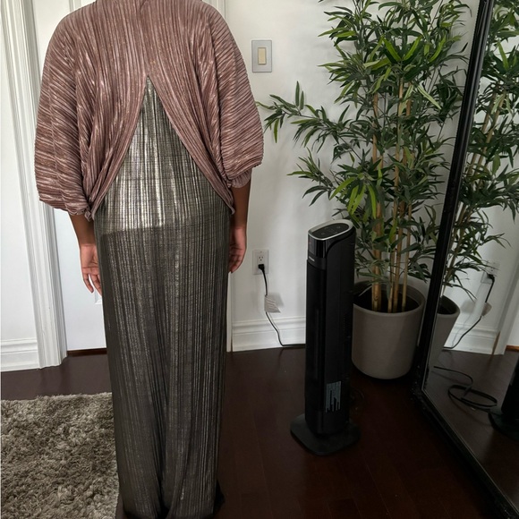 Brand new NWB Custom made dress. Fits M/L - Picture 4 of 5